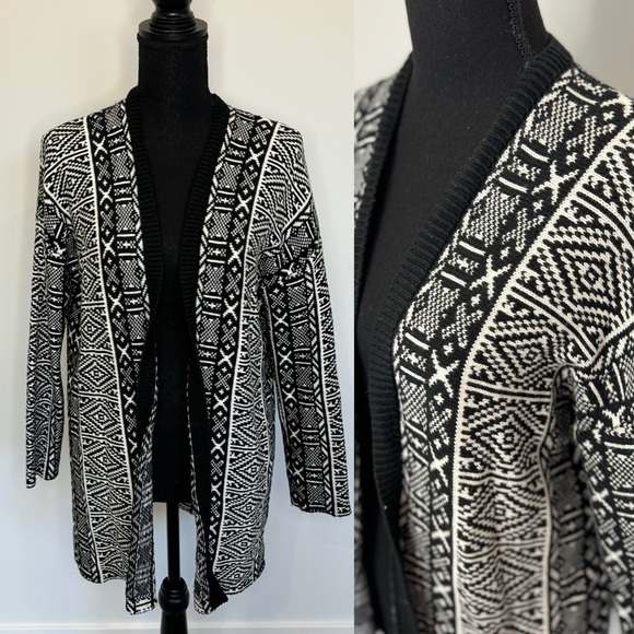 Old Navy Black & White Aztec Cotton Knit Front Open Cardigan (Small) - Picture 1 of 6